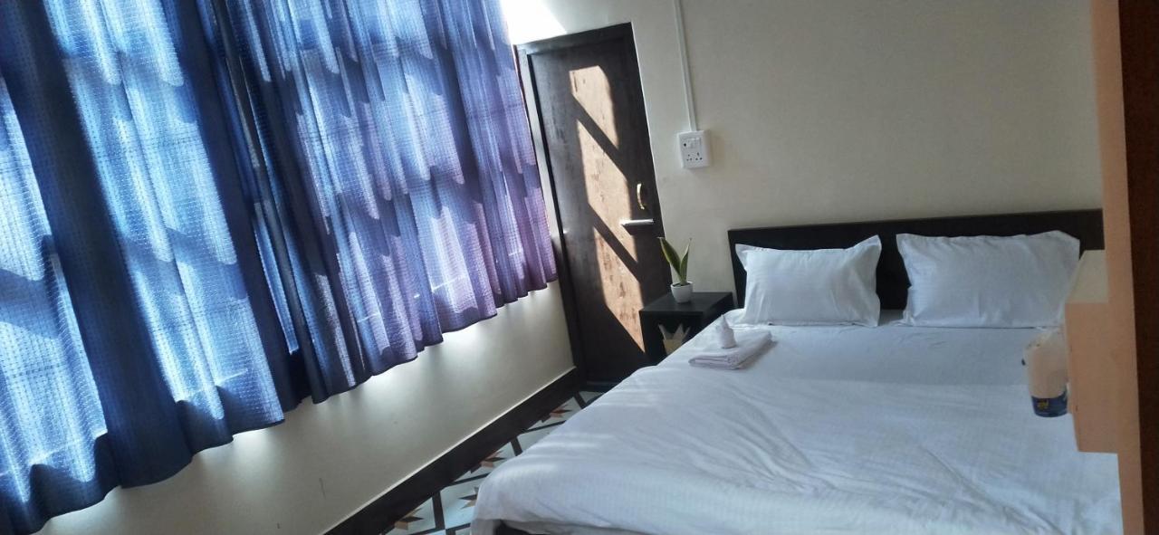 אימפאל Oyo Thangal Hotel מראה חיצוני תמונה