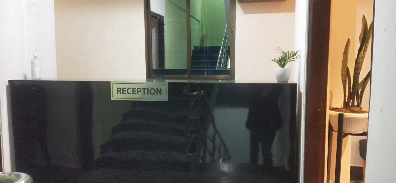 אימפאל Oyo Thangal Hotel מראה חיצוני תמונה