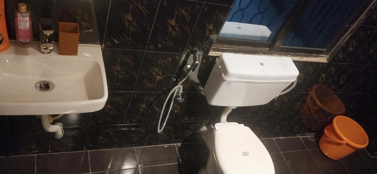 אימפאל Oyo Thangal Hotel מראה חיצוני תמונה